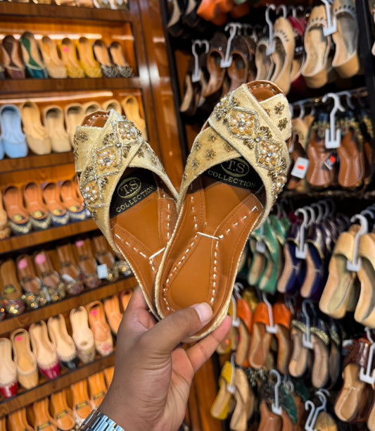 Pearl Luxe Leather Khussa