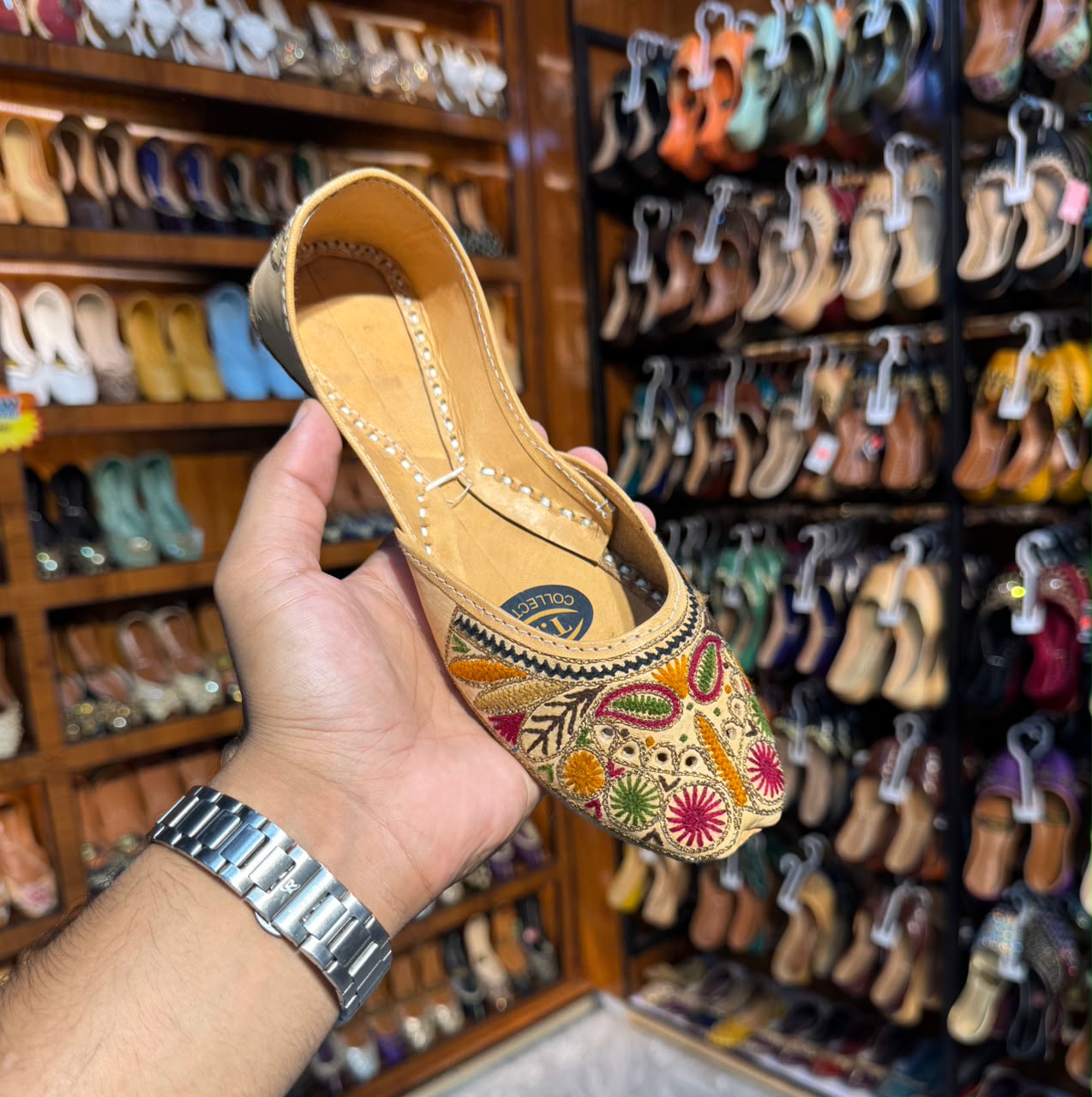Heritage Bloom Embroidered Khussa