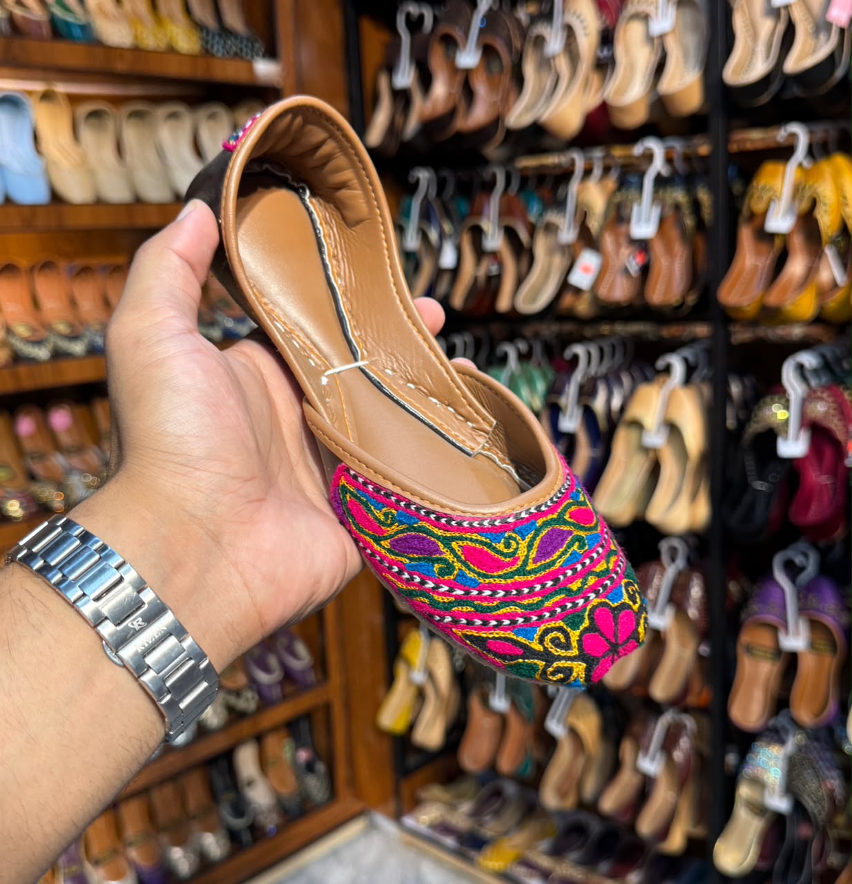 Vibrant Fusion Embroidered Khussa