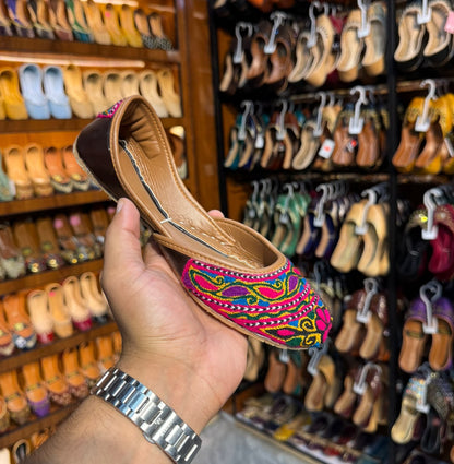 Vibrant Fusion Embroidered Khussa