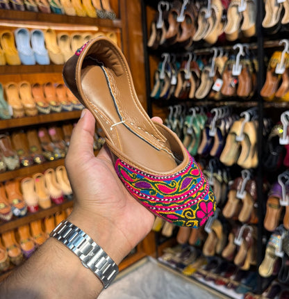 Vibrant Fusion Embroidered Khussa