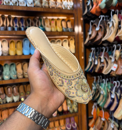 Ivory Royale Embellished Khussa