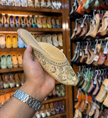 Ivory Royale Embellished Khussa