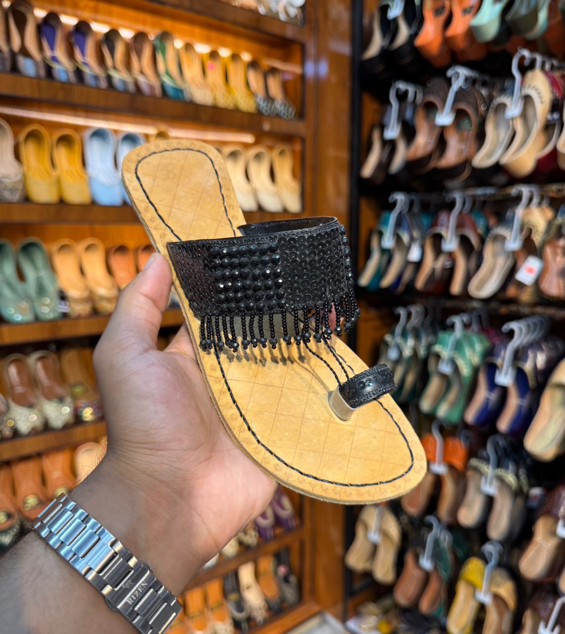 Glow Tassel Kolhapuri