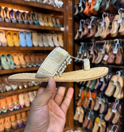 Glow Tassel Kolhapuri
