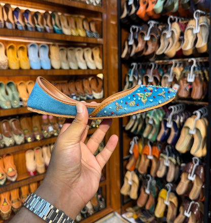 Sky Bloom Embroidered Khussa