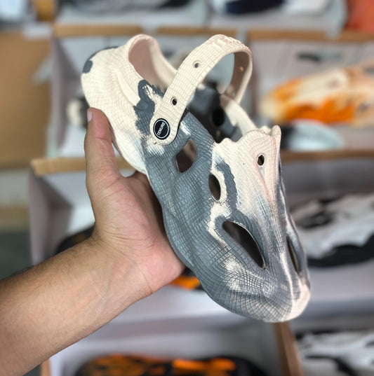 Zaylure clog-style foam shoe
