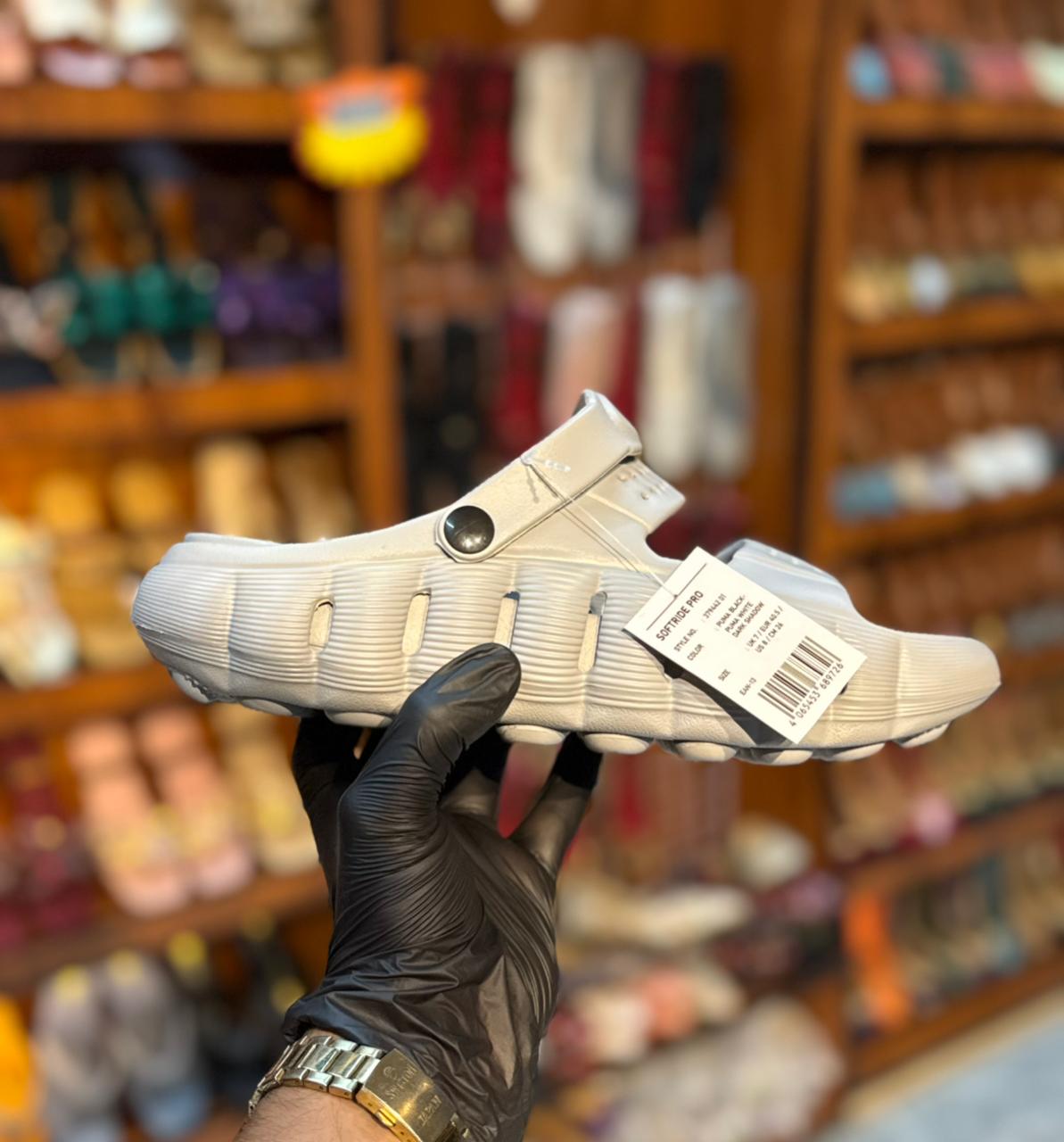 Therapy massage clogs