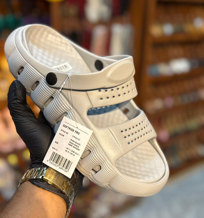 Therapy massage clogs